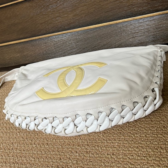 White Chanel Hobo shoulder bag - Picture 5 of 8